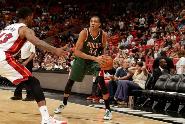 库里13分李凯尔8分 勇士擒灰熊3连胜排西部第2