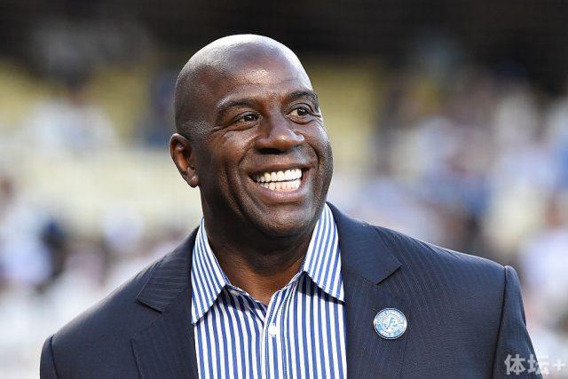 霍勒迪26分东契奇空砍三双 绿军力克独行侠2-0